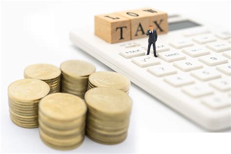 Save Money With These Tax Deduction Tips When Filing Returns ...