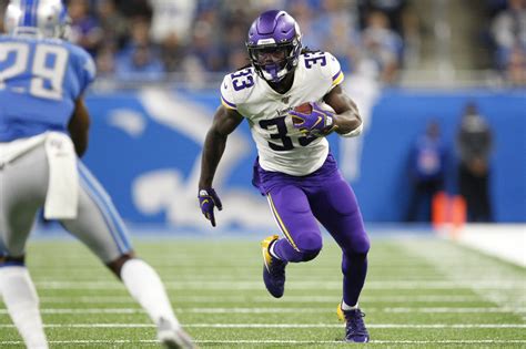 Vikings RB Dalvin Cook projected to miss multiple games in 2021