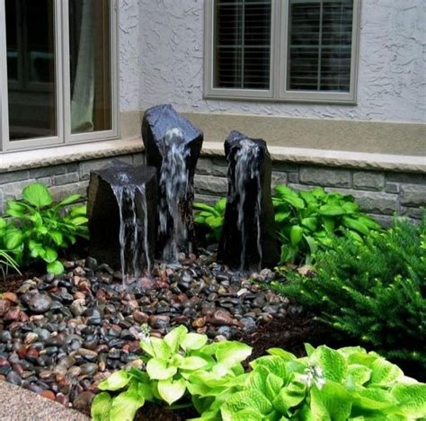 30+ Unordinary Water Feature Front Yard Backyard Landscaping Ideas