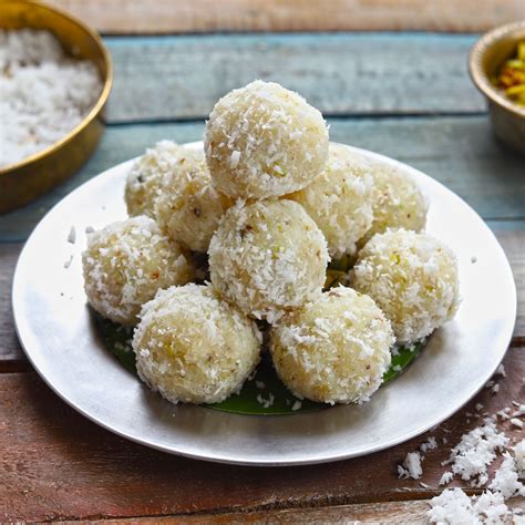 Coconut Ladoo Recipe (Instant Nariyal Laddo) - Fun FOOD Frolic