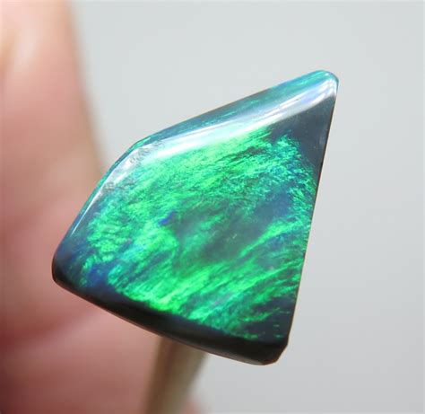 1.95 Ct Lightning Ridge Black Opal