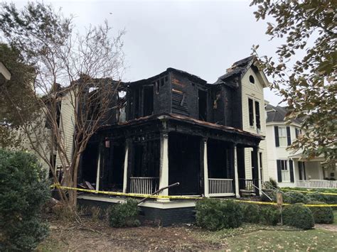 130-year-old home burns in Huntsville historic district : HuntsvilleAlabama