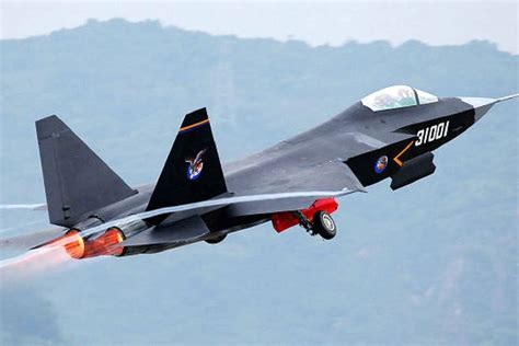 China tests new jet fighter FC-31 Gyrfalcon prototype