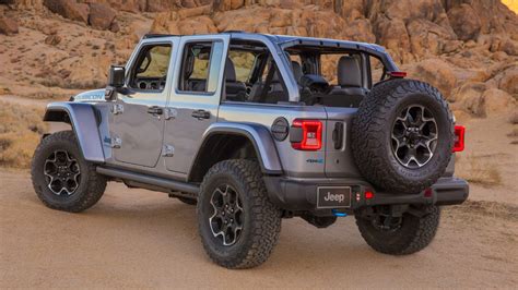 BREAKDOWN: 2021 Jeep® Wrangler Rubicon 4xe VS Rubicon 392: - MoparInsiders