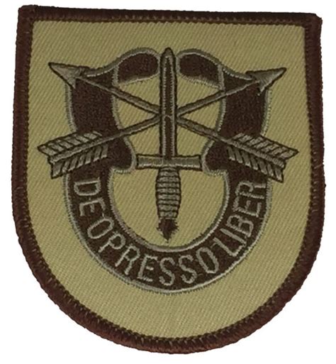 US ARMY SPECIAL FORCES SF PATCH DESERT TAN DE OPPRESSO LIBER GREEN ...