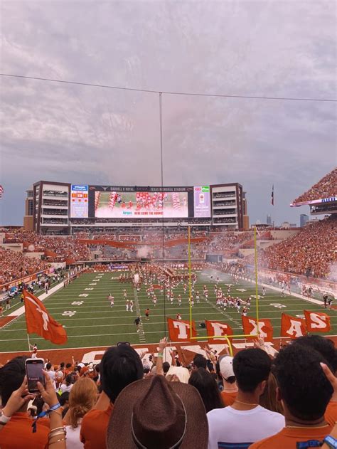 UT Austin game day #texaslonghorns in 2022 | Ut austin, Gameday, Texas ...