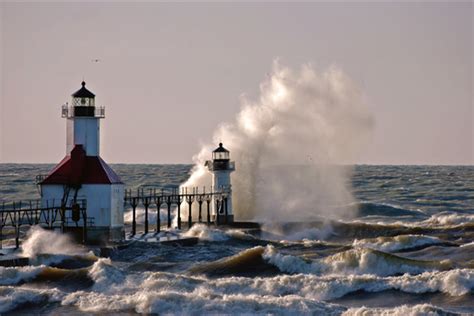 Le phare St Joseph sur le Lac Michigan : un phare gelé