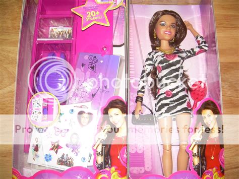 NEW Spin Master 2011 Nickelodeon VICTORIOUS TORI DOLL & LOCKER DECORATOR KIT HTF