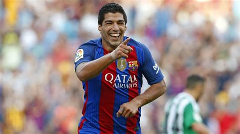 The best photos of Luis Suárez in the 2016/17 campaign