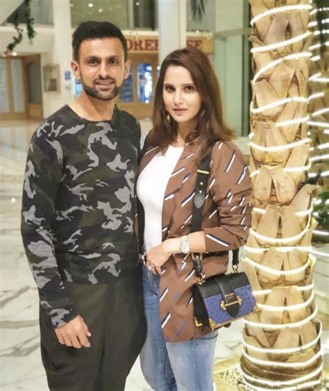 Shoaib Malik Wife | 10 Beautiful Pictures | Reviewit.pk