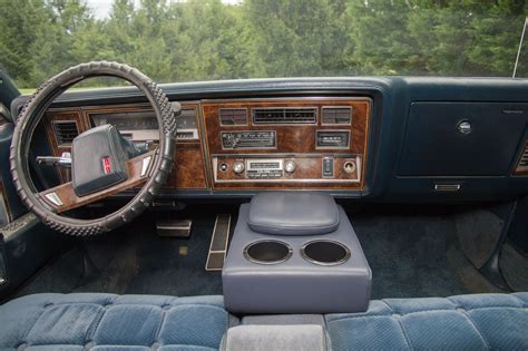 1985 Oldsmobile Delta 88 Royale Brougham Sedan for sale in Fort Lauderdale, Florida, United States