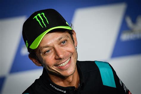 Valentino Rossi will retire from MotoGP at the end of the year ...