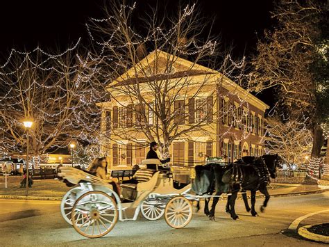 Why Dahlonega, Georgia, Is The Most Perfect Christmas Town In The South ...