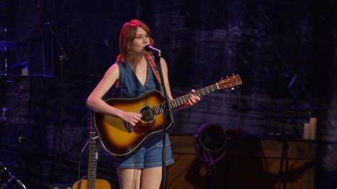 How guitarist and singer Molly Tuttle became a bluegrass music star | PBS News