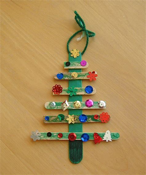 11 Easy Christmas Tree Crafts For Kids - No Time For Flash Cards