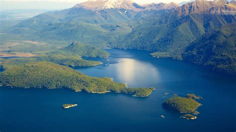 Lake Manapouri, Southland holiday accommodation: short-term house rentals & properties | Stayz