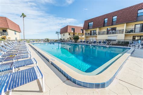 Cozy Cocoa Beach Club Rentals in Cocoa Beach, Florida | Stay In Cocoa Beach