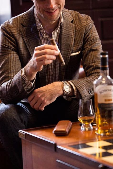 How To Avoid Being "That Guy" At The Cigar Lounge - He Spoke Style