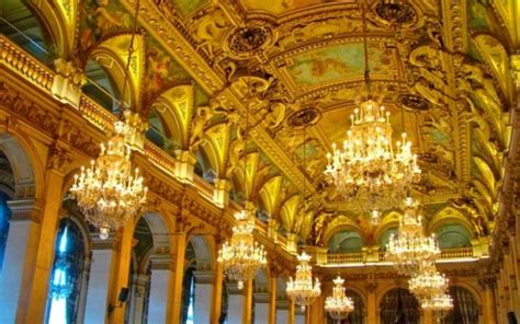 Paris City Hall Speaks English | Colleen's Paris