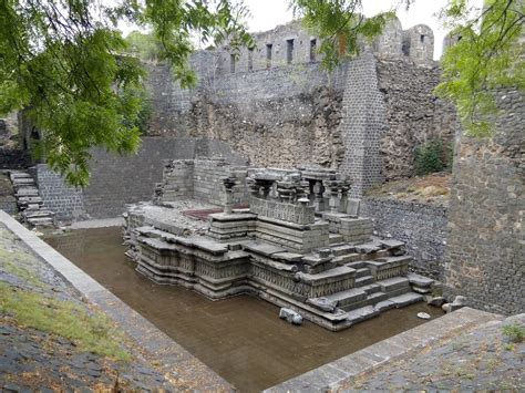 Solapur Fort aka Bhuikot Fort near Siddheshwar Temple and Lake in Solapur | The journey of a ...