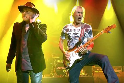 Watch George Lynch Reunite with Dokken on Stage