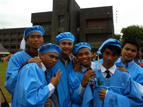 THE PEACE CAFETERIA: Bicol University Commencement Exercises 2011