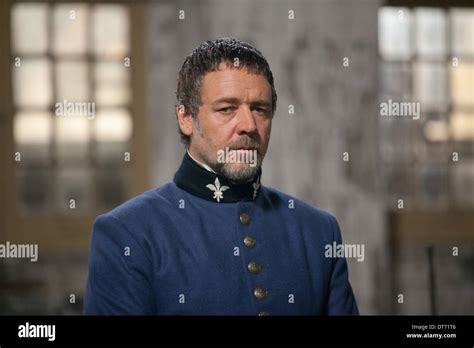 Russell Crowe Les Miserables High Resolution Stock Photography and Images - Alamy