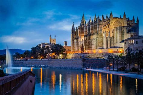 The Cathedral of Palma de Mallorca: The Cathedral of the light