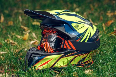 Best ATV Helmet For Trail Riding [Updated 2020] | VeraVise Outdoor Living