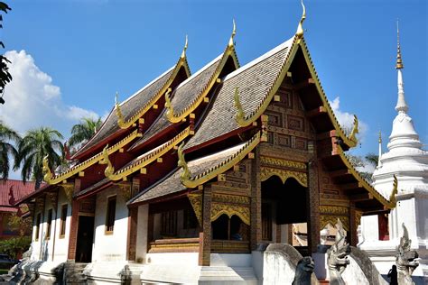 Viharn Lai Kham at Wat Phra Singh in Chiang Mai, Thailand - Encircle Photos