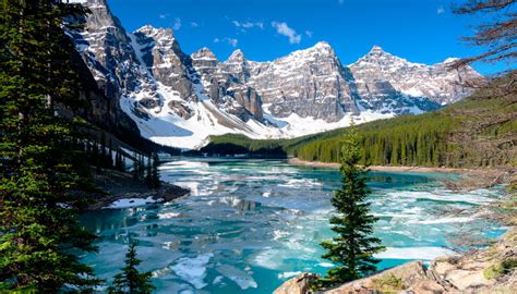 The spectacular Valley of the Ten Peaks, Canada. - TravelWifi's Blog