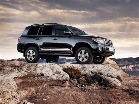 Toyota Land Cruiser Hybrid - reviews, prices, ratings with various photos