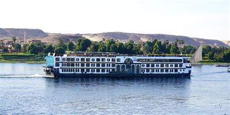 Nile Cruise: Routes, Vessel Types & Sailing Tips