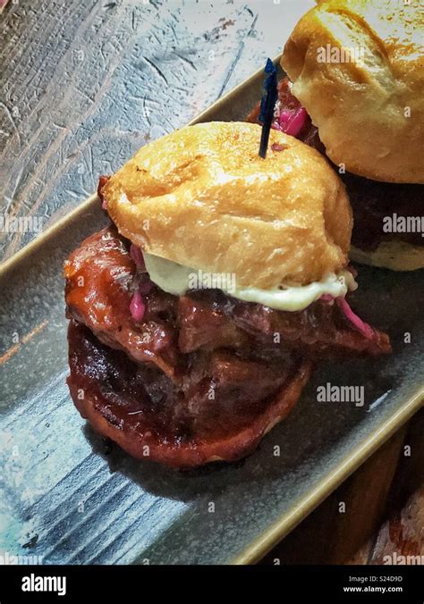 Vegan portobello burger Stock Photo - Alamy