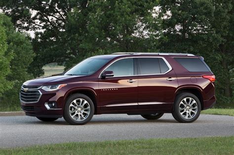 2018 Chevrolet Traverse Review: A Handsome Crossover SUV That Really ...