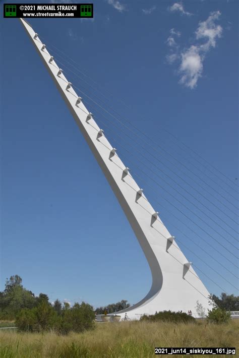 Sundial Bridge @ streetcarmike.com