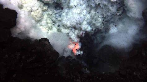 How volcanoes explode in the deep sea | Geology Page