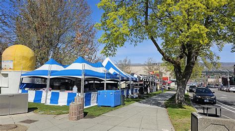 Apple Blossom's Top Arts & Crafts, Food Vendor Award Winners