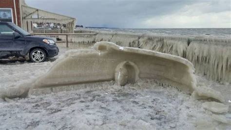 You Can't Deny The Beauty Of These Frozen Cars (50 pics)