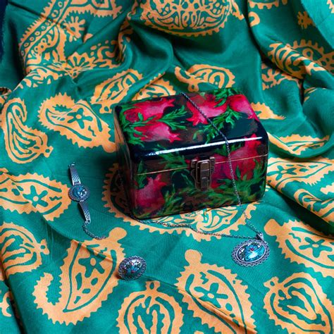 Great. thanks for this post. If you want to shop bengal handloom sarees online, can visit https ...