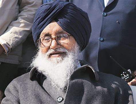 Man hurls shoe at Punjab CM Badal, misses - India Today