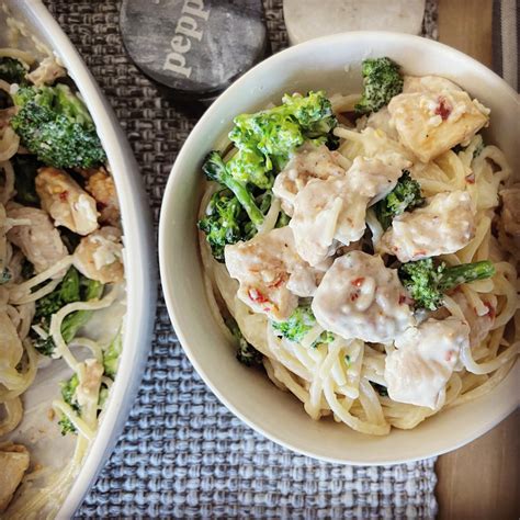 Easiest Chicken Broccoli Alfredo Pasta – Food Snob