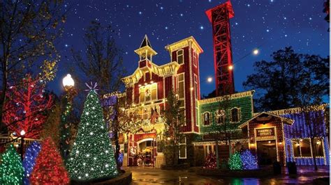 25 Most Festive Small Towns in the South for a Charming Christmas Getaway | Christmas town, Best ...