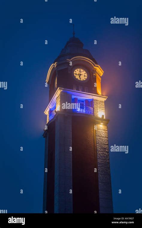 Train station clock tower hi-res stock photography and images - Alamy