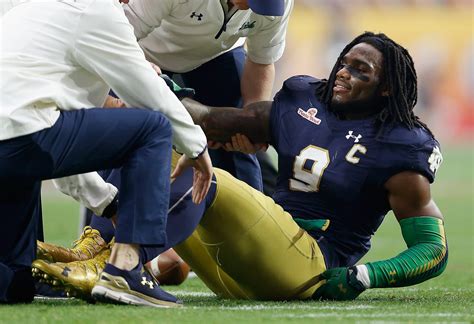 Notre Dame's Jaylon Smith suffers 'significant knee injury' in Fiesta ...