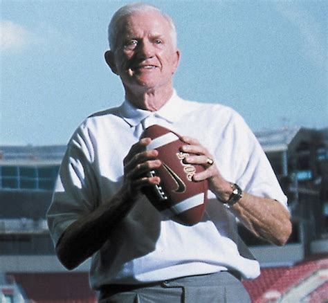 Frank Broyles Statue to be Unveiled Prior to LSU Game