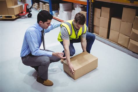 Warehouse Worker Proper Lifting Technique - SafetySkills