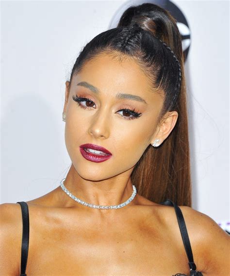 Ariana Grande Best Beauty Looks - Cat Eye Pink Lipstick