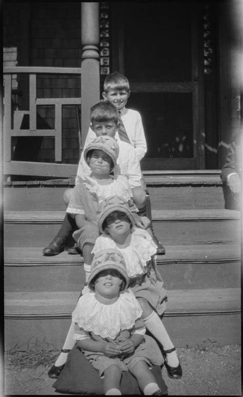 Rosemary Kennedy w siblings c 1923-24-2aem7yx – The Autism History Project