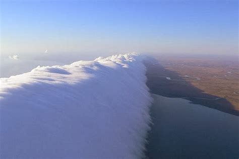 Mysterious Cloud Formation - The Morning Glory Cloud - Unbelievable Info